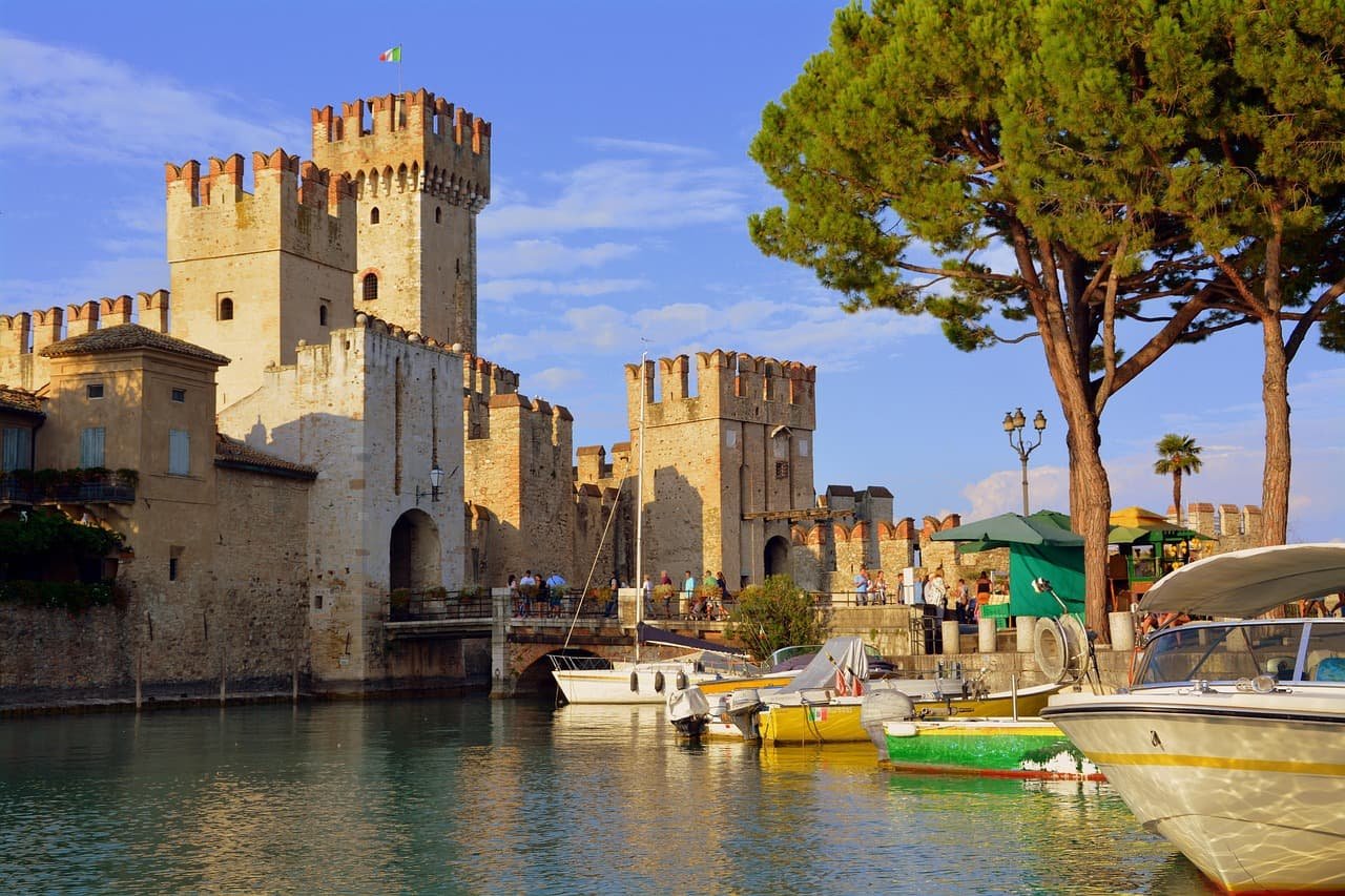 A Day in Sirmione: Art, Archaeology and Lakeside Beauty